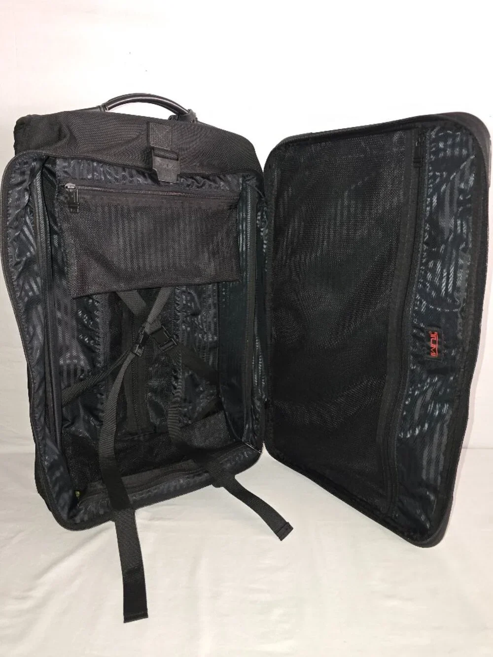 TUMI 22
